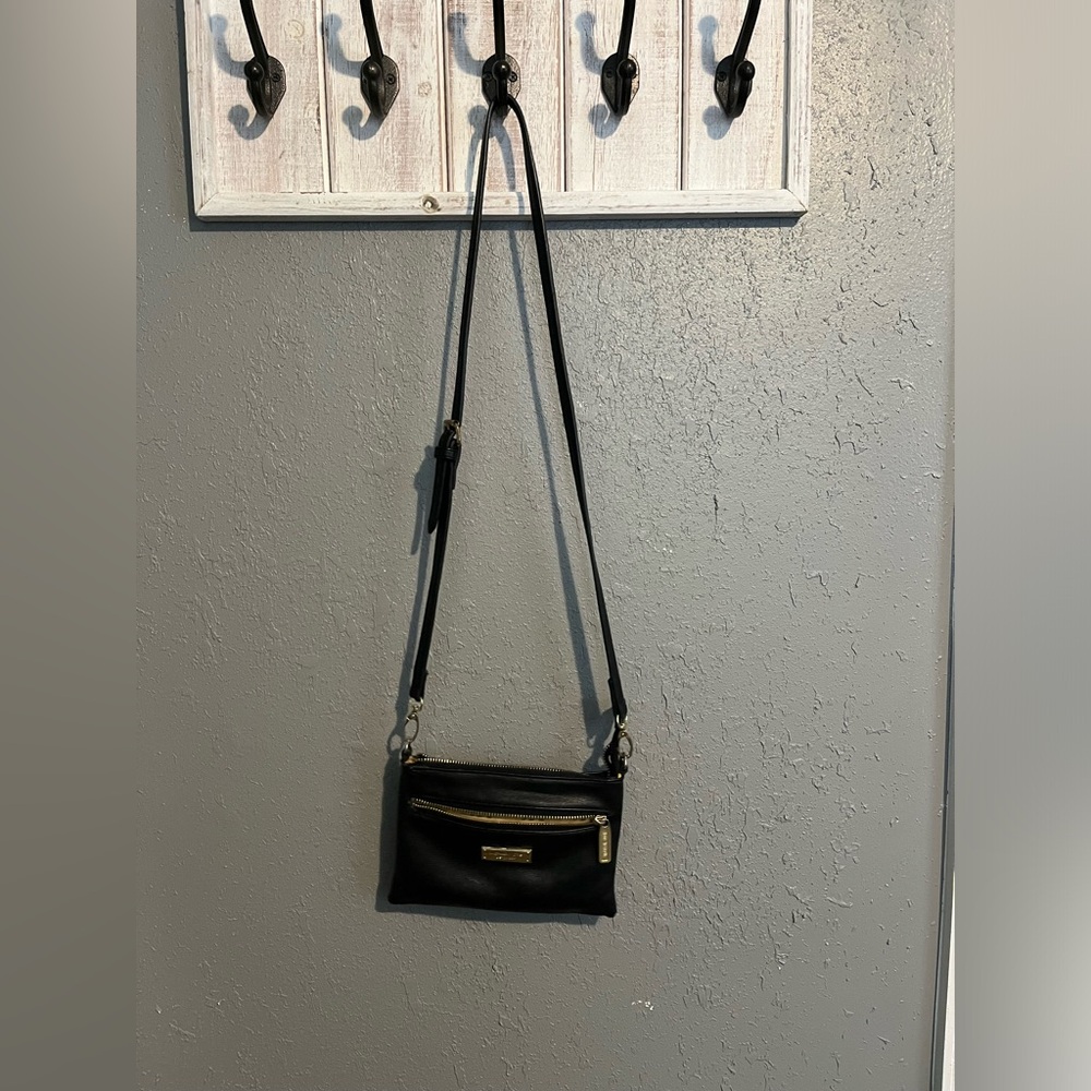 Michael Kora black purse - missing top zipper